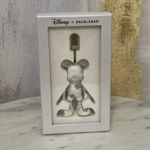 Disney x BAUBLEBAR - Mickey snow ❄️ Jewelry key change / bag Charm ❄️🎁🫶🏽💋💓 - Picture 1 of 9
